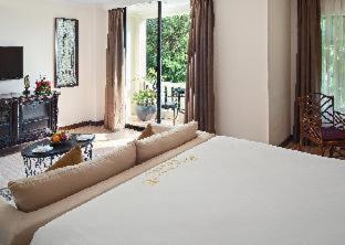 Royal Suite Double with Balcony-Pool View